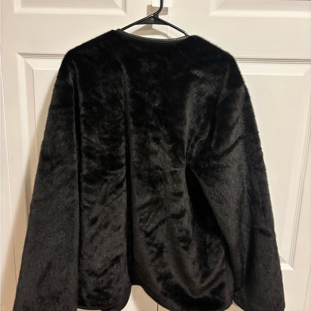 Universal Thread Black Teddy Jacket Plush Boxy Si… - image 2